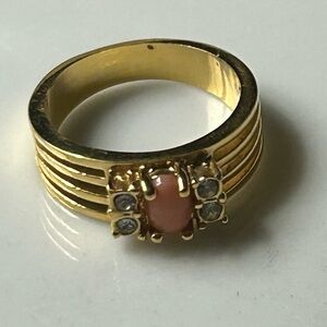 Vintage Avon Sea Treasure Gold and Faux Coral Pink Stone Ring Rhinestones size 6